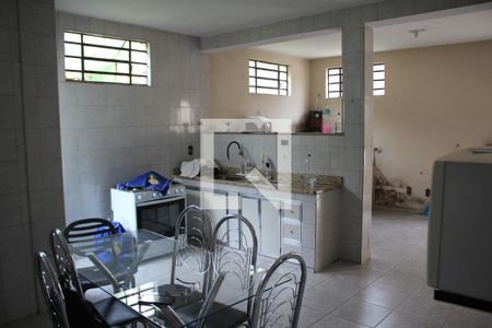 Casa à venda com 405m², 3 quartos e 2 vagasCozinha