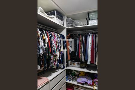 Apartamento à venda com 133m², 4 quartos e 3 vagasCloset