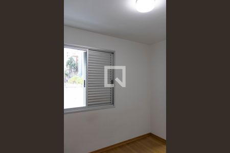 Apartamento à venda com 133m², 4 quartos e 3 vagasQuarto 2