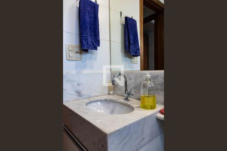 Apartamento à venda com 133m², 4 quartos e 3 vagasBanheiro Social