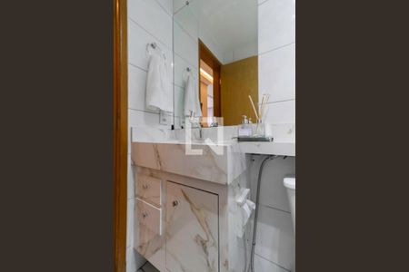 Apartamento à venda com 75m², 3 quartos e 2 vagasBanheiro social 