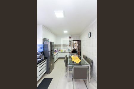 Casa à venda com 198m², 3 quartos e 2 vagasCozinha