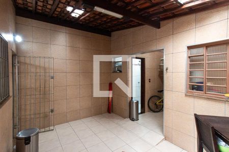 Casa à venda com 198m², 3 quartos e 2 vagasQuintal