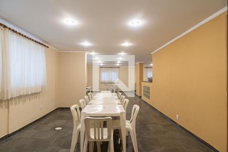 Apartamento à venda com 115m², 3 quartos e 2 vagas Apartamento à venda com 115m², 3 quartos e 2 vagasÁrea comum - Salão de festas 2