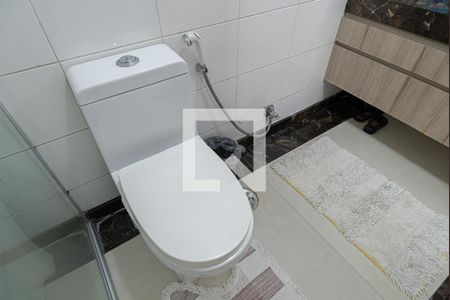 Apartamento à venda com 115m², 3 quartos e 2 vagas Apartamento à venda com 115m², 3 quartos e 2 vagasBanheiro da Suíte