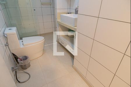 Apartamento à venda com 115m², 3 quartos e 2 vagas Apartamento à venda com 115m², 3 quartos e 2 vagasBanheiro 2
