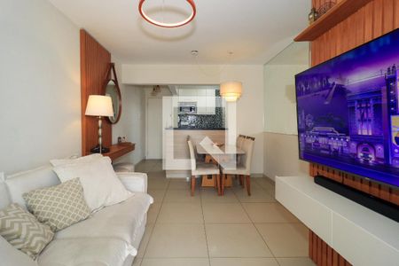 Sala de apartamento à venda com 3 quartos, 70m² em Jardim Maria Rosa, Taboão da Serra