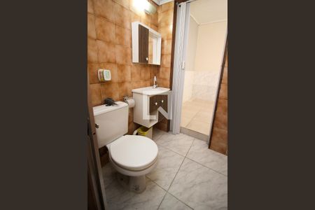 Casa à venda com 70m², 3 quartos e 2 vagas Casa à venda com 70m², 3 quartos e 2 vagasBanheiro da Suíte