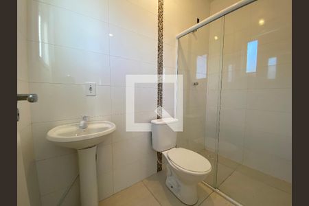 Casa de condomínio para alugar com 84m², 2 quartos e 2 vagas Casa de condomínio para alugar com 84m², 2 quartos e 2 vagasBanheiro suíte 2