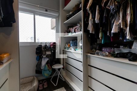 Apartamento à venda com 136m², 3 quartos e 2 vagas Apartamento à venda com 136m², 3 quartos e 2 vagasCloset da Suíte 1