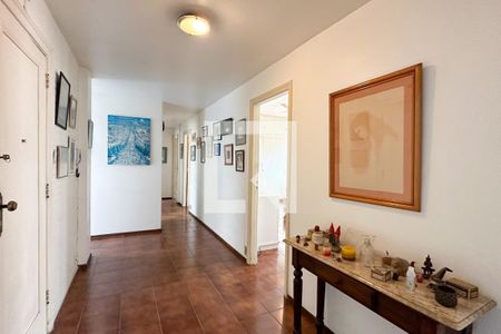 Apartamento à venda com 234m², 3 quartos e sem vagaCorredor