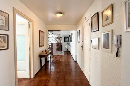 Apartamento à venda com 234m², 3 quartos e sem vagaCorredor