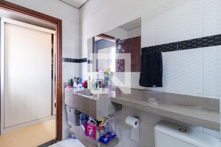 Casa à venda com 210m², 4 quartos e 2 vagasBanheiro da suíte