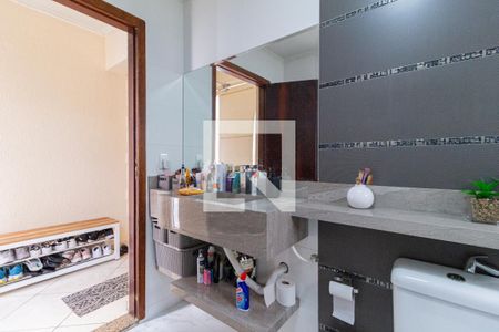 Casa à venda com 210m², 4 quartos e 2 vagasBanheiro 2