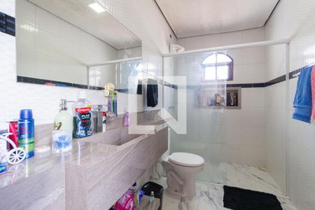 Casa à venda com 210m², 4 quartos e 2 vagasBanheiro da suíte