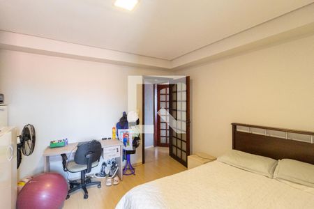 Casa à venda com 210m², 4 quartos e 2 vagasSuíte