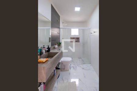 Casa à venda com 210m², 4 quartos e 2 vagasBanheiro 2