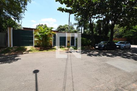 Casa à venda com 395m², 4 quartos e 4 vagasFachada