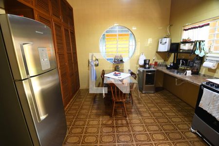 Casa à venda com 395m², 4 quartos e 4 vagasCozinha