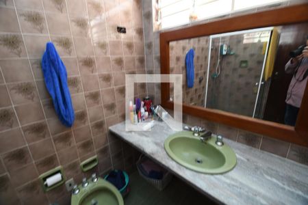 Casa à venda com 395m², 4 quartos e 4 vagasBanheiro 3