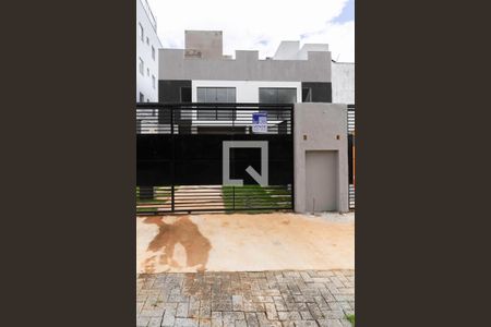 Casa à venda com 86m², 3 quartos e 2 vagasFachada