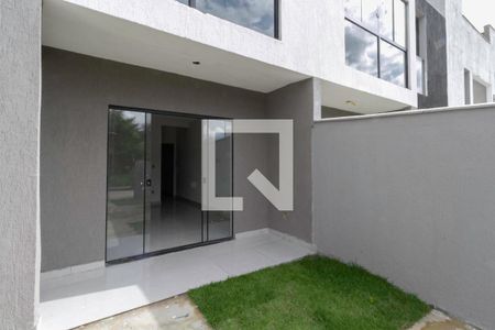 Casa à venda com 86m², 3 quartos e 2 vagasEntrada