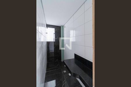 Casa à venda com 86m², 3 quartos e 2 vagasBanheiro social 