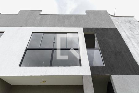 Casa à venda com 86m², 3 quartos e 2 vagasFachada
