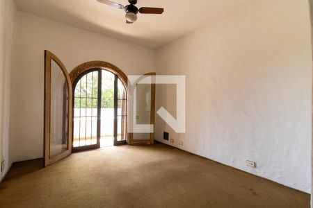 Casa à venda com 854m², 5 quartos e 8 vagas Casa à venda com 854m², 5 quartos e 8 vagasQuarto 4