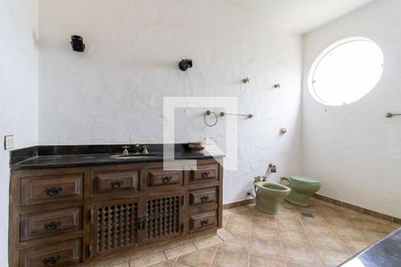 Casa à venda com 854m², 5 quartos e 8 vagas Casa à venda com 854m², 5 quartos e 8 vagasQuarto 4