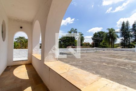 Casa à venda com 854m², 5 quartos e 8 vagas Casa à venda com 854m², 5 quartos e 8 vagasQuarto 1