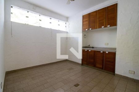 Casa à venda com 854m², 5 quartos e 8 vagas Casa à venda com 854m², 5 quartos e 8 vagasCozinha