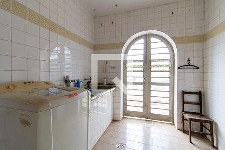 Casa à venda com 854m², 5 quartos e 8 vagas Casa à venda com 854m², 5 quartos e 8 vagasÁrea de Serviço