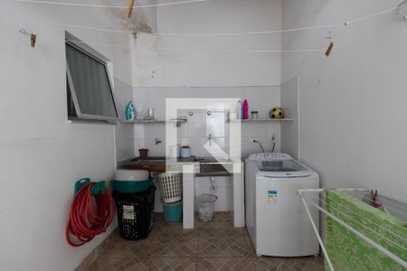 Casa à venda com 221m², 3 quartos e 2 vagasÁrea de Serviço