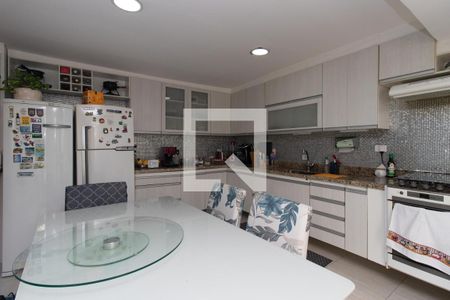 Casa à venda com 221m², 3 quartos e 2 vagasCozinha