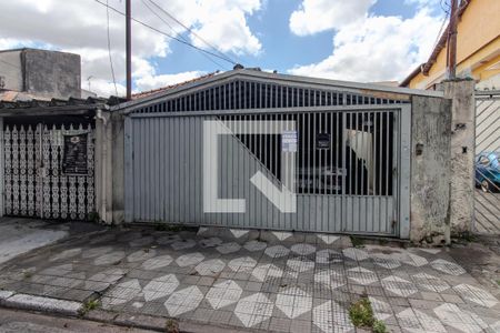 Casa à venda com 221m², 3 quartos e 2 vagasFachada