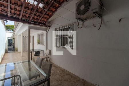 Casa à venda com 221m², 3 quartos e 2 vagasÁrea de Serviço