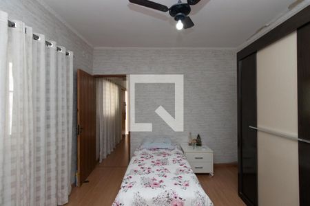 Casa à venda com 221m², 3 quartos e 2 vagasQuarto Suíte 2