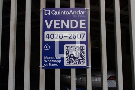 Casa à venda com 221m², 3 quartos e 2 vagasPlaca