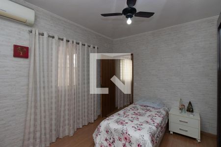 Casa à venda com 221m², 3 quartos e 2 vagasQuarto Suíte 2