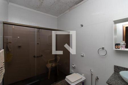 Casa à venda com 221m², 3 quartos e 2 vagasBanheiro da Suíte 2