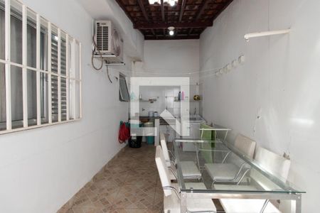 Casa à venda com 221m², 3 quartos e 2 vagasÁrea de Serviço