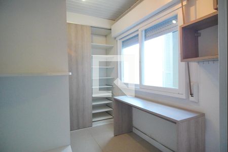 Closet Quarto 1 de apartamento para alugar com 2 quartos, 65m² em Navegantes, Porto Alegre