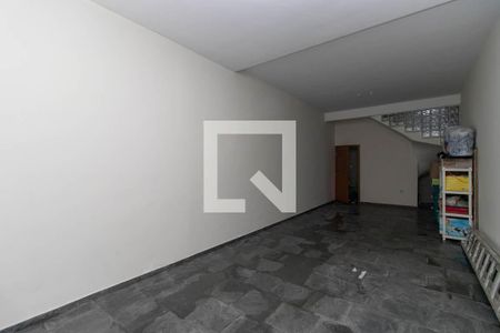 Casa à venda com 195m², 4 quartos e 3 vagas Casa à venda com 195m², 4 quartos e 3 vagasGaragem