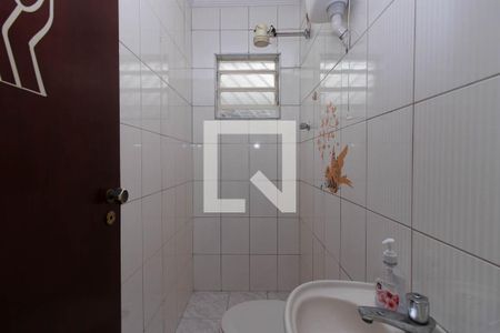 Casa à venda com 195m², 4 quartos e 3 vagas Casa à venda com 195m², 4 quartos e 3 vagasBanheiro de Serviço