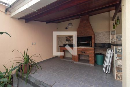 Casa à venda com 195m², 4 quartos e 3 vagas Casa à venda com 195m², 4 quartos e 3 vagasQuintal