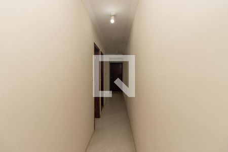 Casa à venda com 195m², 4 quartos e 3 vagas Casa à venda com 195m², 4 quartos e 3 vagasCorredor dos Quartos