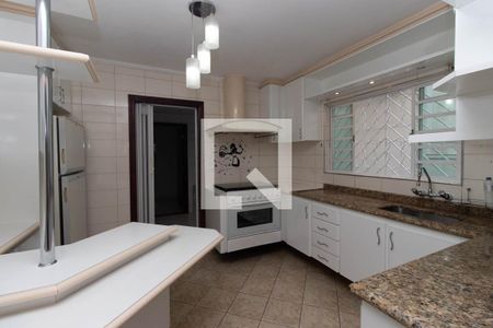 Casa à venda com 195m², 4 quartos e 3 vagas Casa à venda com 195m², 4 quartos e 3 vagasCozinha