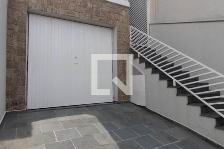 Casa à venda com 195m², 4 quartos e 3 vagas Casa à venda com 195m², 4 quartos e 3 vagasGaragem