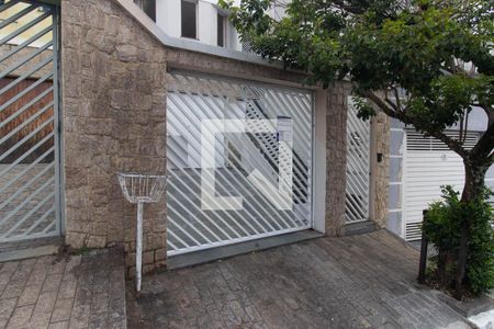 Casa à venda com 195m², 4 quartos e 3 vagas Casa à venda com 195m², 4 quartos e 3 vagasFachada e placa